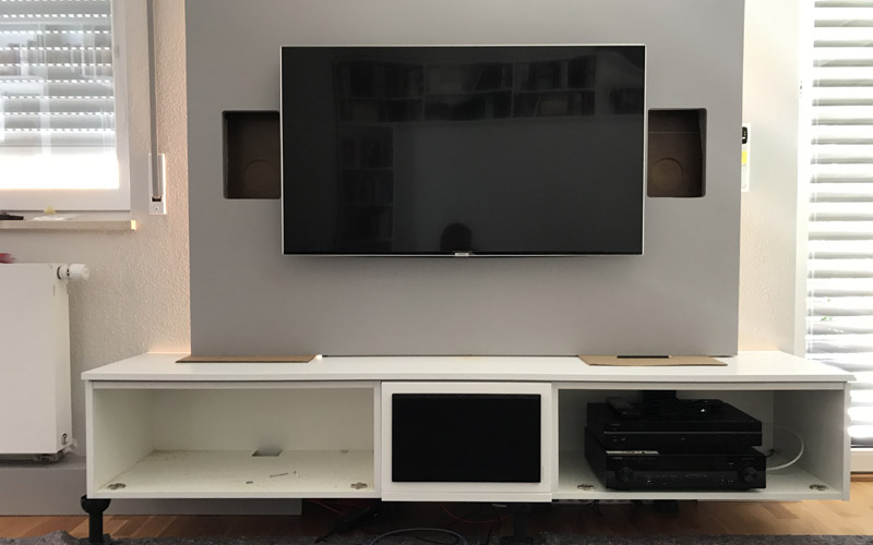 Montage einer TV-Medien Wohnwand